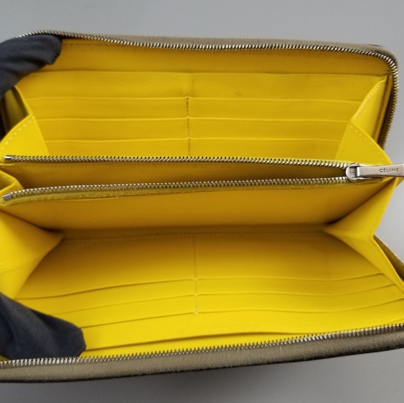 CELINE Beautiful Large Zippy compact wallet Solid color - Picture 2 of 16